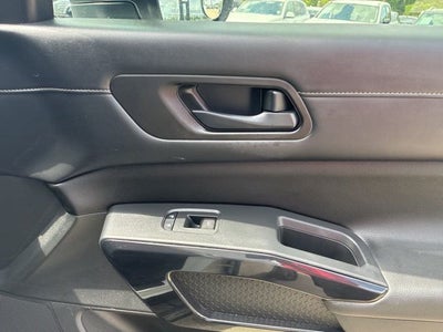 2023 Nissan Pathfinder SV