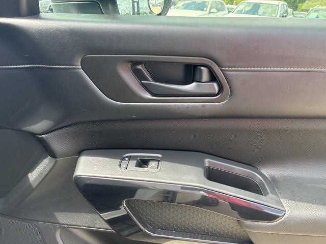 2023 Nissan Pathfinder SV