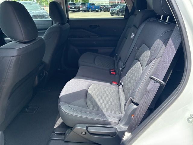 2023 Nissan Pathfinder SV