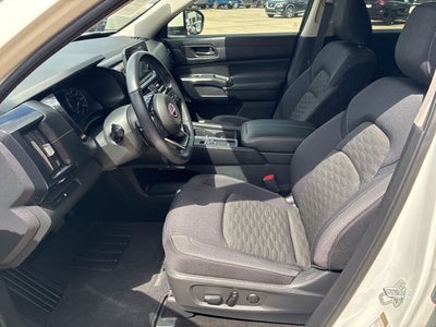 2023 Nissan Pathfinder SV