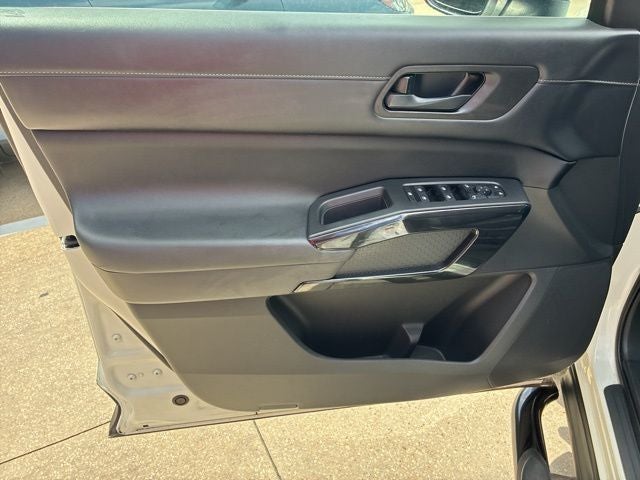 2023 Nissan Pathfinder SV