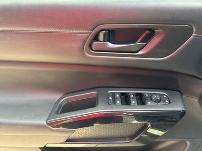 2023 Nissan Pathfinder SV