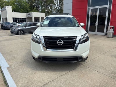 2023 Nissan Pathfinder SV