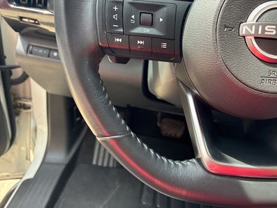 2023 Nissan Pathfinder SV