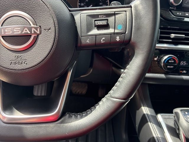 2023 Nissan Pathfinder SV