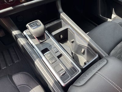 2023 Nissan Pathfinder SV