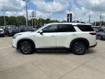 2023 Nissan Pathfinder SV