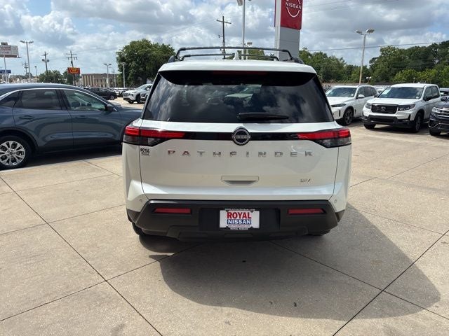 2023 Nissan Pathfinder SV