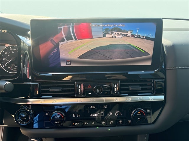 2026 Nissan Pathfinder SV