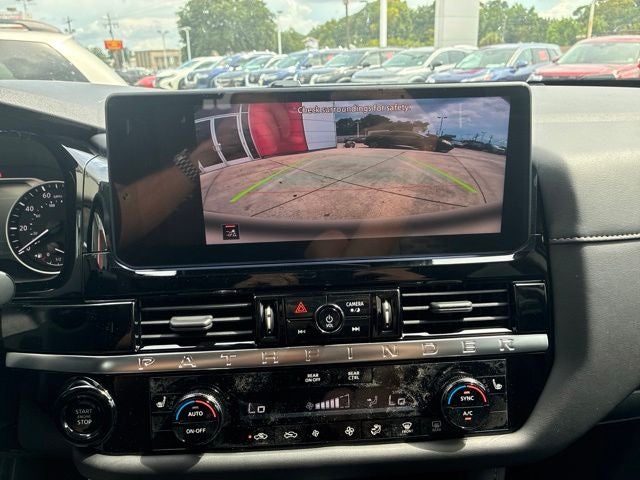 2026 Nissan Pathfinder SV