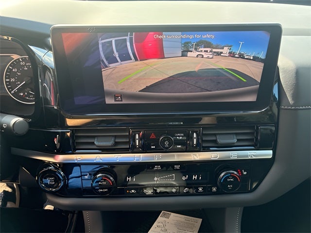 2026 Nissan Pathfinder SV