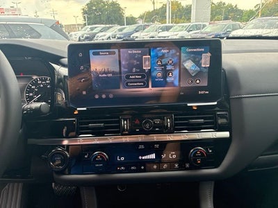 2026 Nissan Pathfinder SV