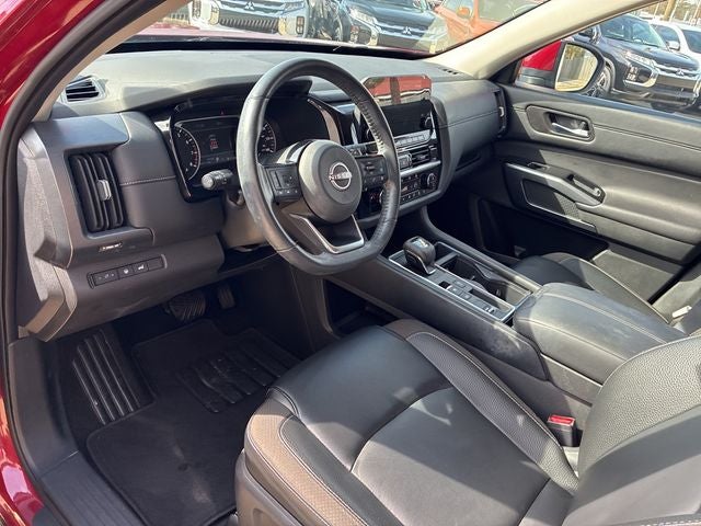 2024 Nissan Pathfinder SL