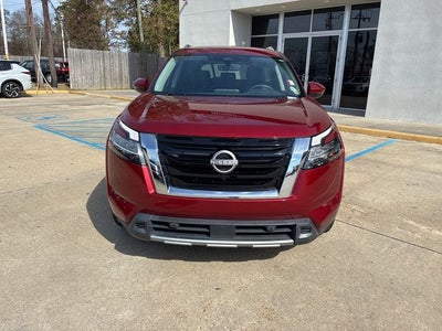 2024 Nissan Pathfinder SL