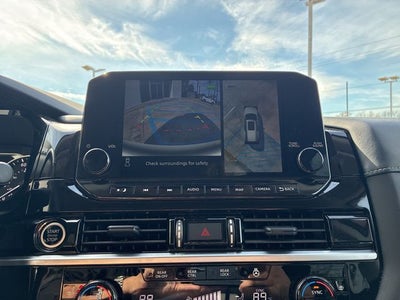 2024 Nissan Pathfinder SL