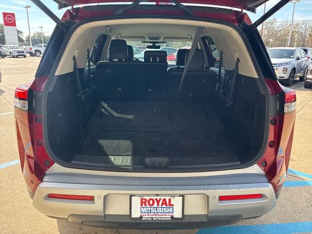 2024 Nissan Pathfinder SL