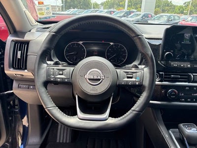 2024 Nissan Pathfinder SL
