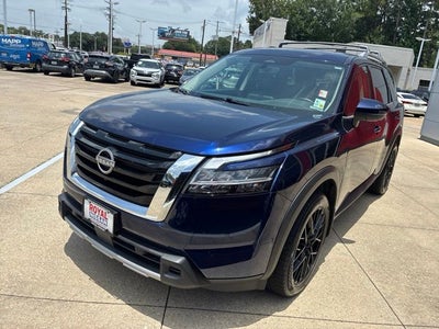 2024 Nissan Pathfinder SL