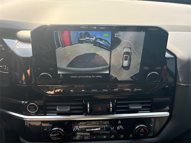 2023 Nissan Pathfinder SL