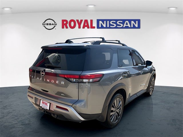 2023 Nissan Pathfinder SL