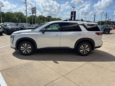 2026 Nissan Pathfinder SL