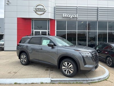 2026 Nissan Pathfinder SL