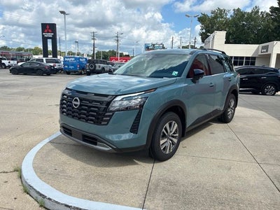 2026 Nissan Pathfinder SL