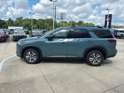 2026 Nissan Pathfinder SL