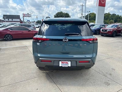 2026 Nissan Pathfinder SL