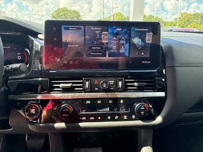2026 Nissan Pathfinder SL