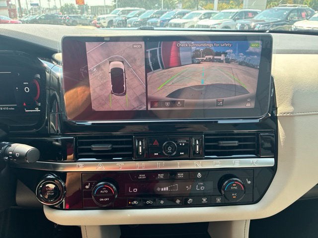2026 Nissan Pathfinder SL