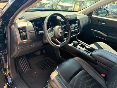 2024 Nissan Pathfinder Platinum