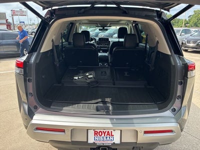 2024 Nissan Pathfinder Platinum