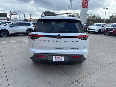 2026 Nissan Pathfinder Platinum