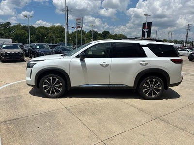 2026 Nissan Pathfinder Platinum