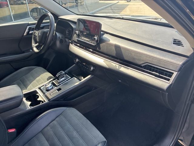 2024 Mitsubishi Outlander SE