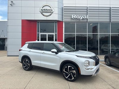 2024 Mitsubishi Outlander SE