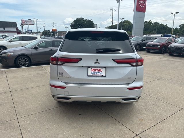 2024 Mitsubishi Outlander SE