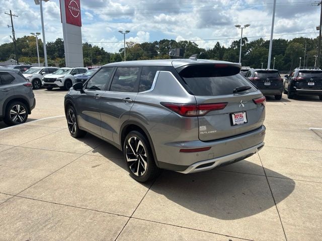 2024 Mitsubishi Outlander SE
