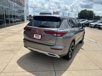 2024 Mitsubishi Outlander SE