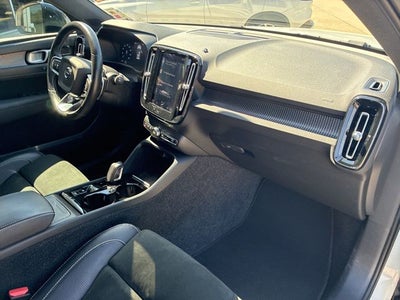 2020 Volvo XC40 R-Design