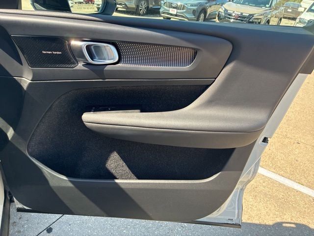 2020 Volvo XC40 R-Design