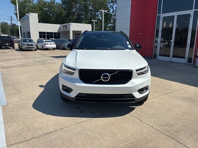 2020 Volvo XC40 R-Design