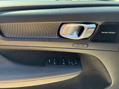 2020 Volvo XC40 R-Design