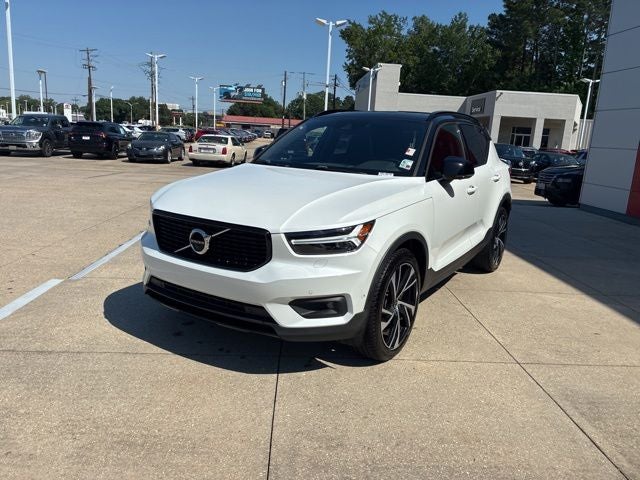 2020 Volvo XC40 R-Design