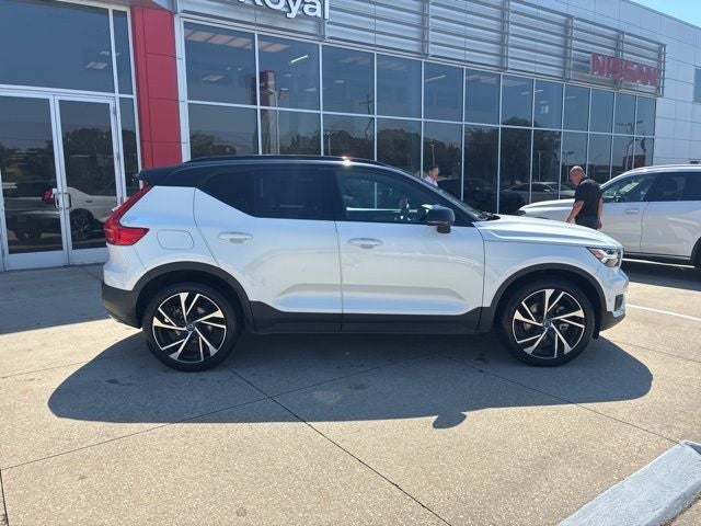 2020 Volvo XC40 R-Design